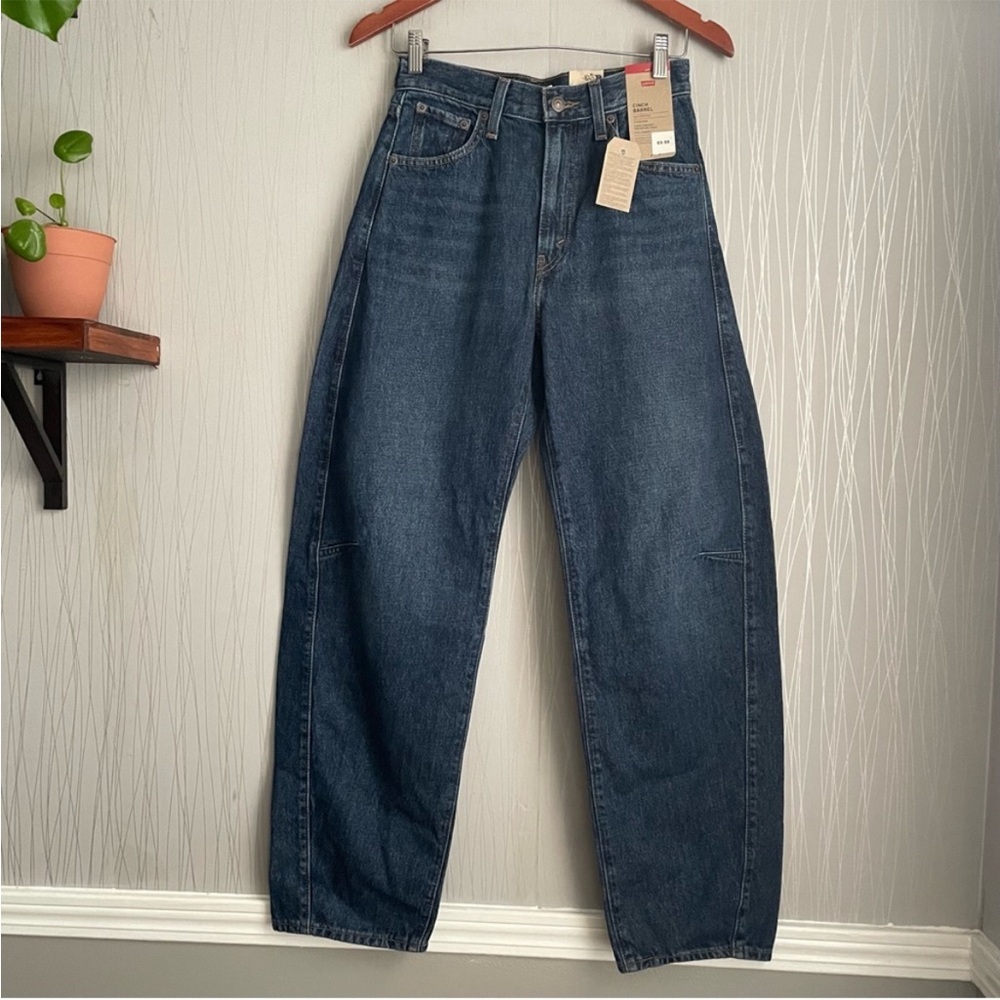 NWT Levi's Cinch Barrel Jeans - Picture 4 of 13